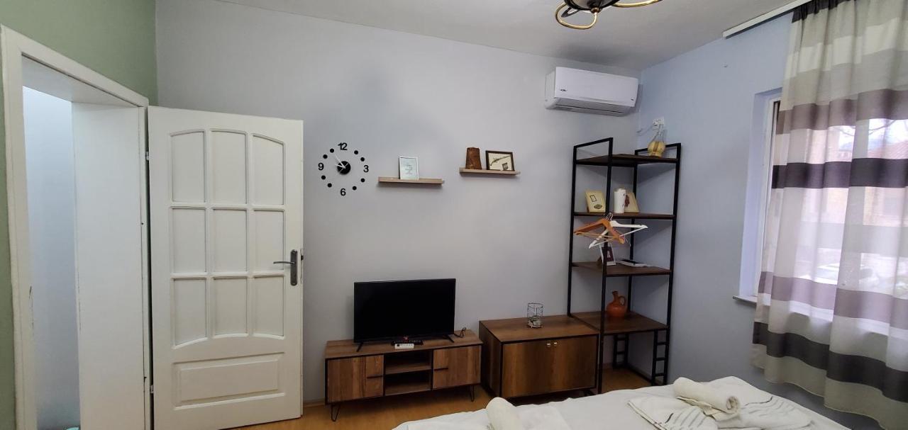Tirana City Centre Folk Villa Ngoại thất bức ảnh